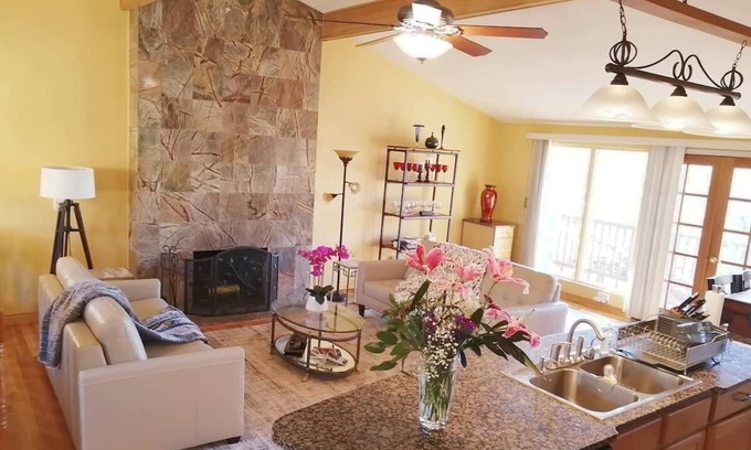 Mercer Island House | Sunny Paradiso, perfect location Seattle& Bellevue