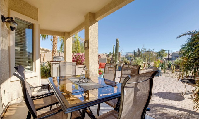San Tan Valley House | Sunny San Tan Valley Home w/Grill on Golf Course!