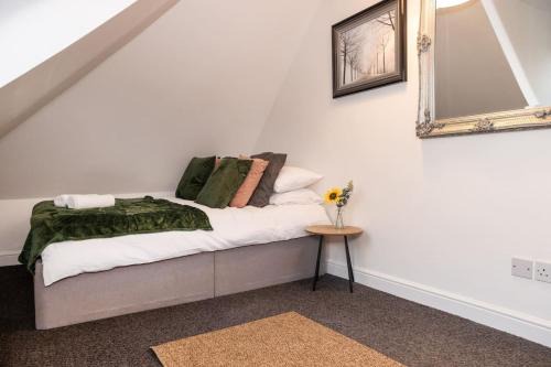 Easton Apartment | Sunny Side Flat 5 Contractors Long Stays