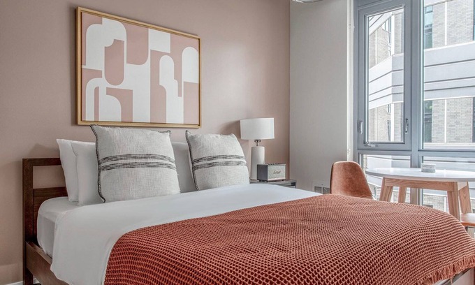 South Lake Union Apartment | Sunny South Lake Union Studio, Space Needle views, nr Bars, by Blueground