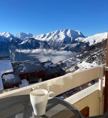 Eclose-Est Apartment | Sunny studio 25 m2 Mountain View balcony in Alpe d Huez district Eclose