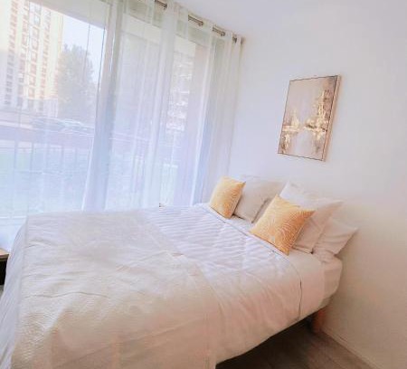 Parchamp–Albert Kahn Apartment | SUNNY Studio 2 steps from metro