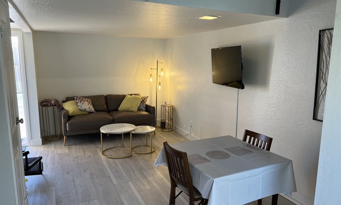 Townsite Apartment | Sunny Studio near Water Street - Unit B