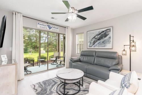 Pawleys Island Apartment | Sunny & Stylish 1st Fl 2 bed 2bath SM dogs OK at True Blue - Pawleys Island,