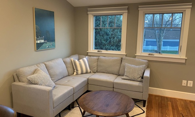 Del Ray Apartment | Sunny, Stylish Carriage House