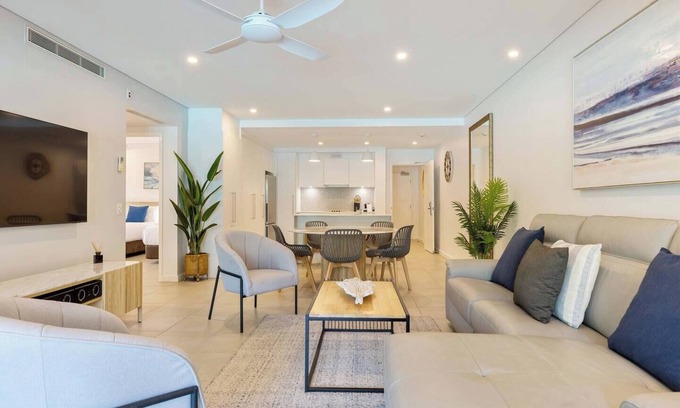 Port Douglas Resort | Sunny Swim out Serenity with Direct Beach Access