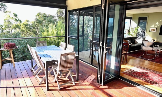 West Launceston House | Sunny treetop retreat with stunning views of the city and mountains