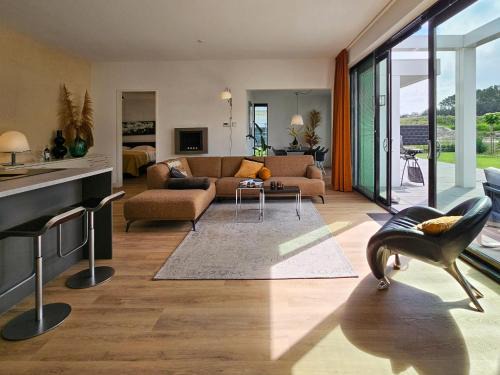Zeewolde House | Sunny Villa with Private Terrace, cleaning included