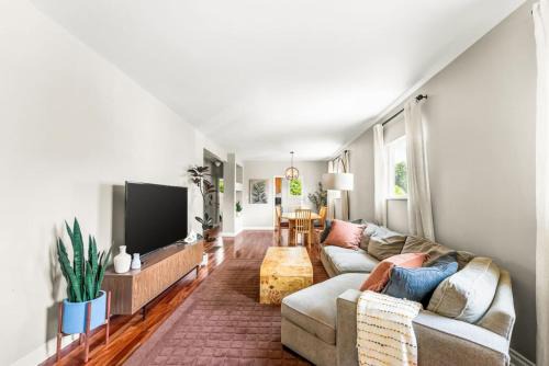 Edgewater House | Sunny West Denver Escape Stylish 2BR Retreat