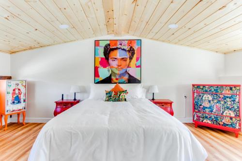 Westport Apartment | Sunny Westport 2 BR Retreat above Historic Mill