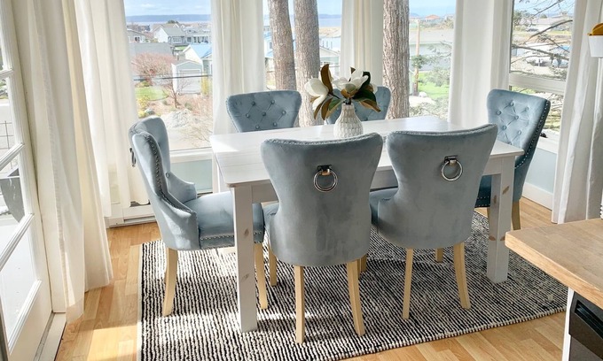 Lagoon Point House | Sunny Whidbey Island Beach House w/view of Puget Sound and public beach access