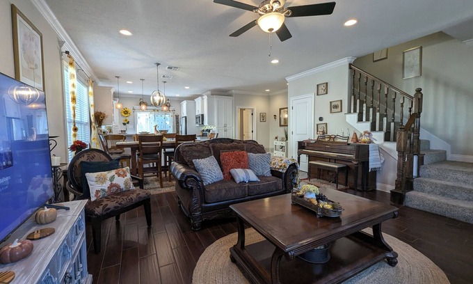 Lake Charles House | Sunnyside House at Penn Properties