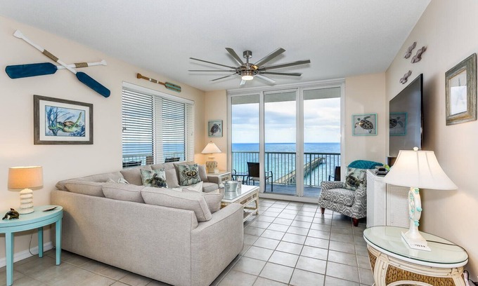 Navarre Beach Condo | Sunnyside Up: 12th Floor 5-Star Luxury Condo Sleeps 8! Heated Pool and Hot Tub!