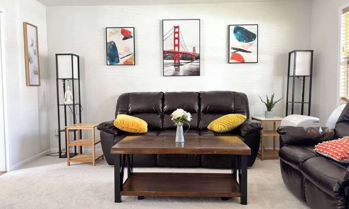 Lowlanders House | Sunnyvale 3BR Home Near Google, Apple & LinkedIn