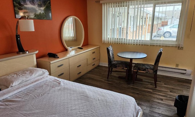 Leamington Hotel | Sunparlor Motel