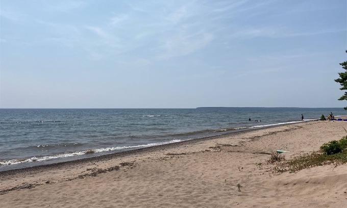 La Pointe House | Sunrise Beach House - Sand Beach and Lake Superior Access!