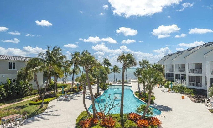 Islamorada Condo | Sunrise Haven - Maison 306 - Beach, Pool, Hot Tub, Kayaks, SUPs & Day Dock