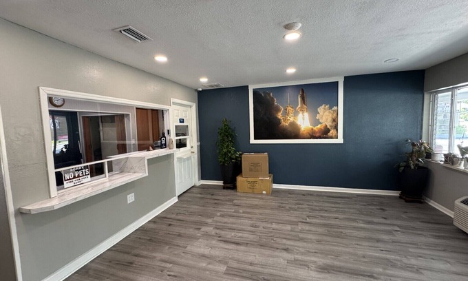 Le Barons Of Titusville Hotel | Sunrise Inn by OYO Titusville FL
