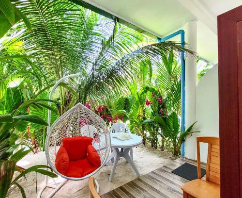 Thoddoo House | Sunrise Inn