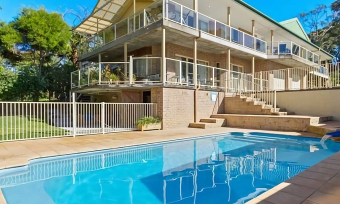 Mossy Point House | Sunrise Road Everything at your fingertips
