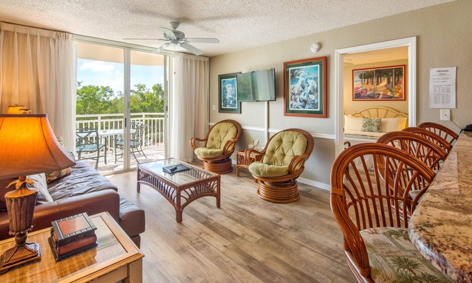 Key West Condo | Sunrise Suites Condo w/Balcony, Pool & Hot Tub, Tennis & Covered Parking