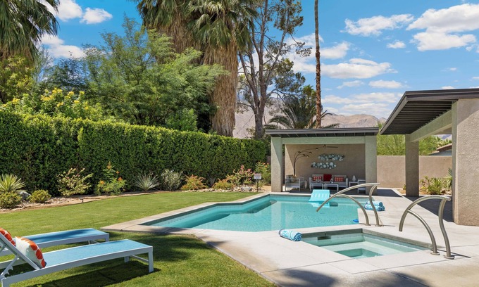 Palm Springs House | Sunrise Superstar: Awesome Backyard, Huge New Fire Pit