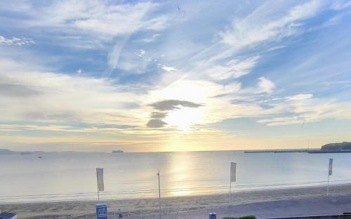 Weymouth Apartment | Sunrise View - Beachfront Apartment, Weymouth
