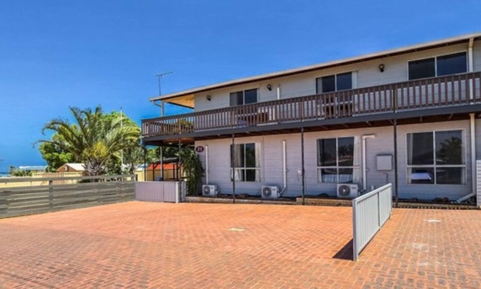 Kalbarri House | Sunrises Kalbarri, entire large family home