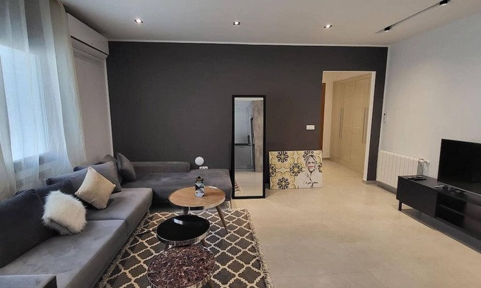 Les Berges du Lac Apartment | Sunset 303: brand new apt with gym in Lac 1