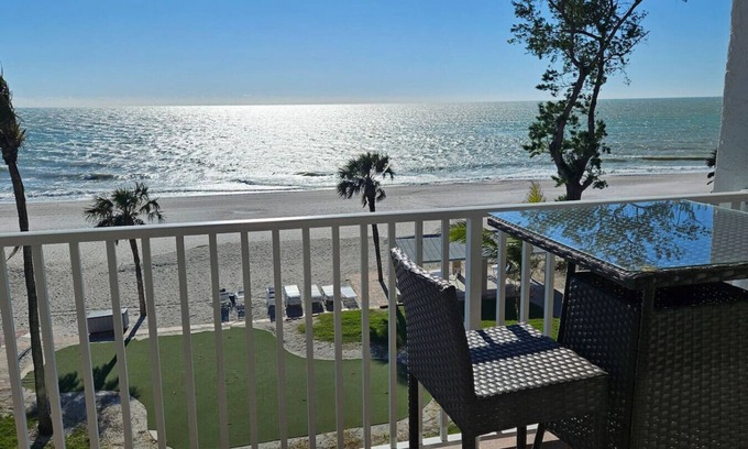 Longboat Key Condo | Sunset and Beach view unit 402