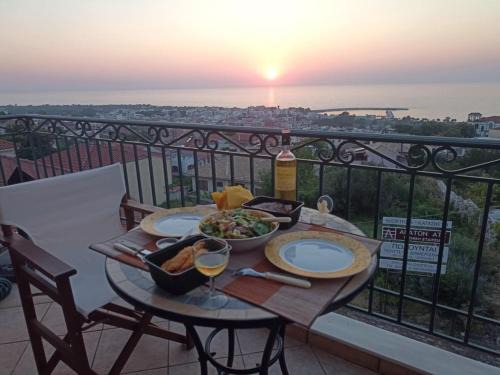 Kiparissia House | Sunset Balcony
