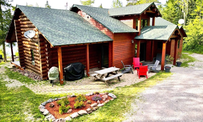 La Pointe Cabin | Sunset Bay Lodge.