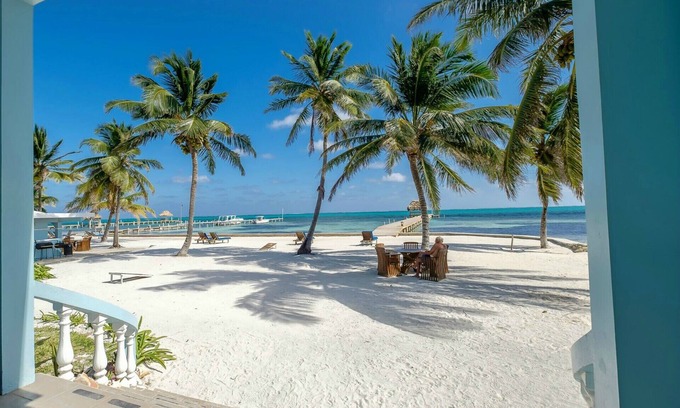 San Pedro Condo | Sunset Beach "B1" - Beachfront At Its Best Plus Pool, Kayaks, Bikes & More 🏖