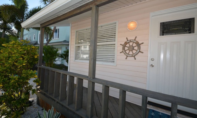 Sunset Beach House | Sunset Beach Cozy boutique cottage with all the must have beach amenities