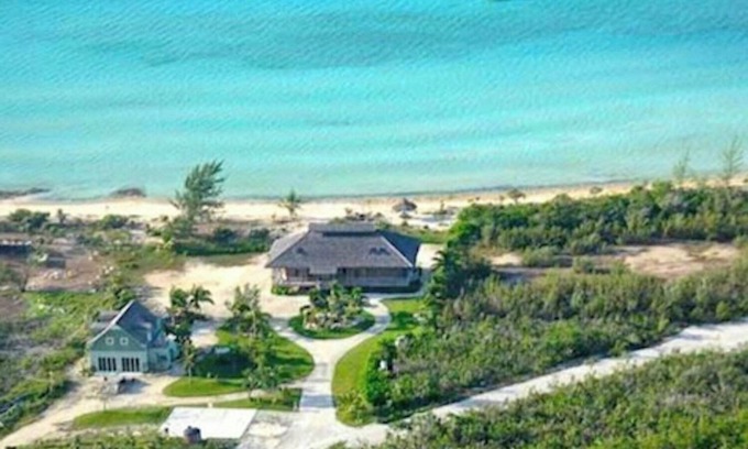 Long Island House | Sunset Beachfront Estate w/moorings