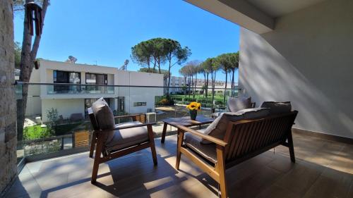 Ishem Apartment | Sunset Bliss San Pietro Lalzi Bay