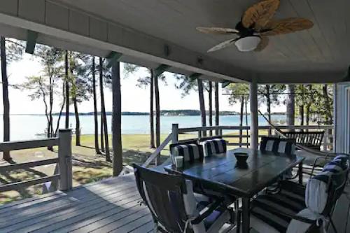 Cambridge House | Sunset Breezes - quiet waterfront retreat