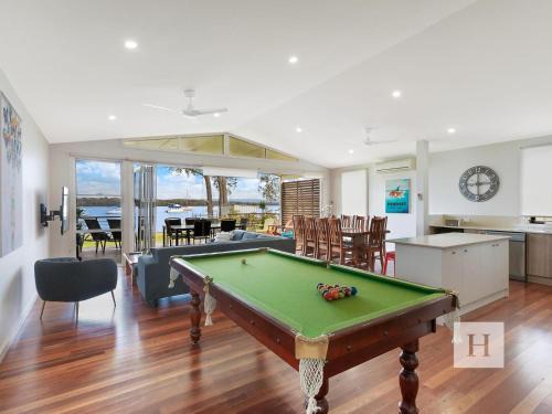 Mannering Park House | Sunset Central Coast