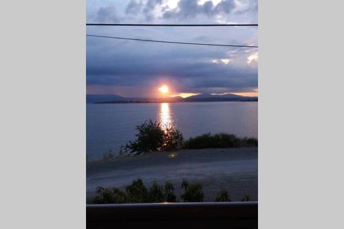 Seferihisar Apartment | SUNSET-Denize sıfır konumda, eşyalı yazlık