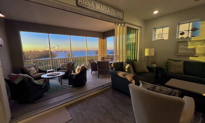 Whitney Beach Condo | Sunset Escape - Incredible Waterfront Condo Near Beautiful Anna Maria Island!