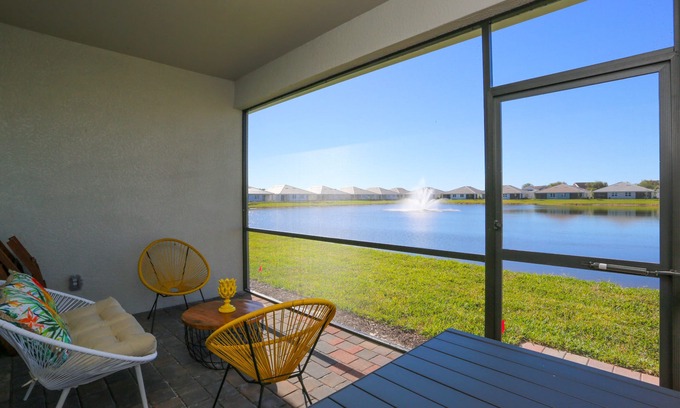 Naples House | Sunset-facing lake view home. Stylish interior. Up to 6 guests.