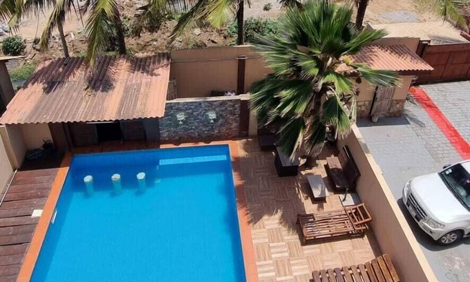 Labadi Bed & Breakfast | Sunset