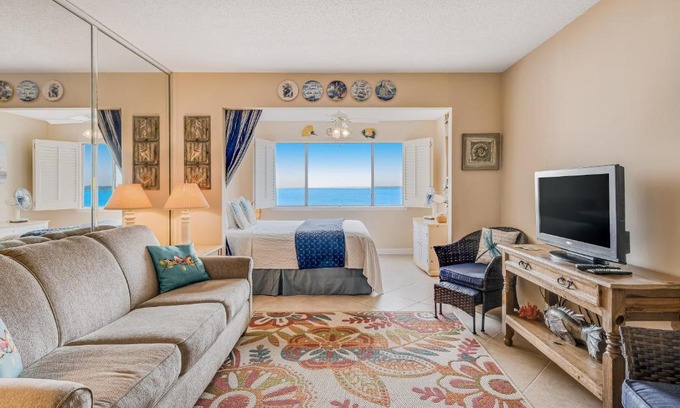 Navarre Beach Hotel | Sunset Harbor Palms 1-204