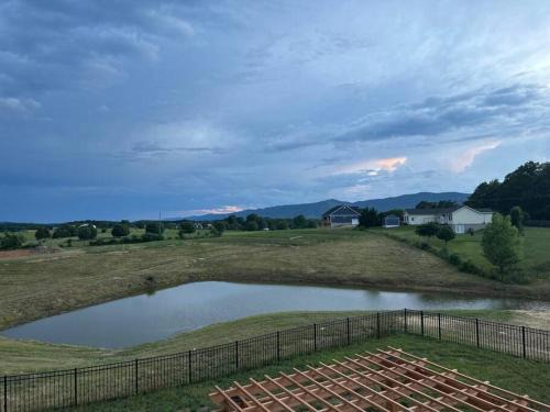 Front Royal Ski Chalet | Sunset Haven