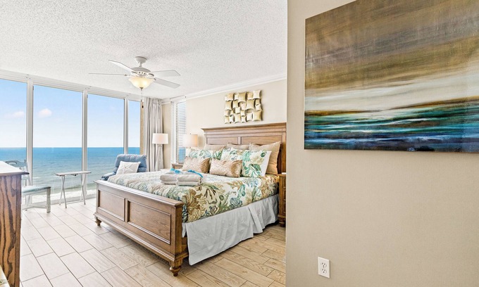 Long Beach Condo | Sunset Hideaway! Long Beach 3bd STUNNER - Beach Chair Service Included!