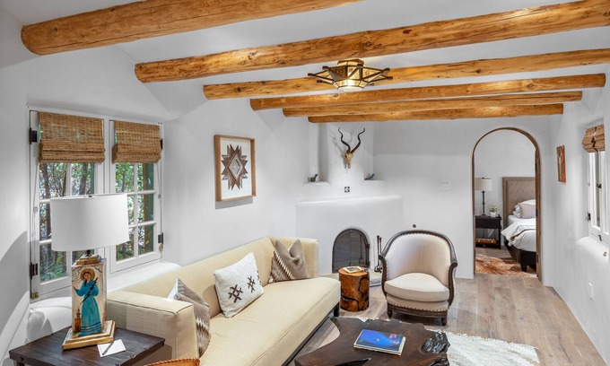 Downtown Santa Fe House | Sunset Historic Award winning minutes walk from Canyon Road