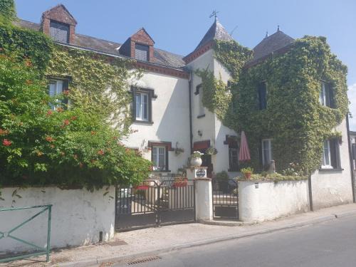 Magnac-Laval Bed & Breakfast | Sunset House Chambres de Hotes