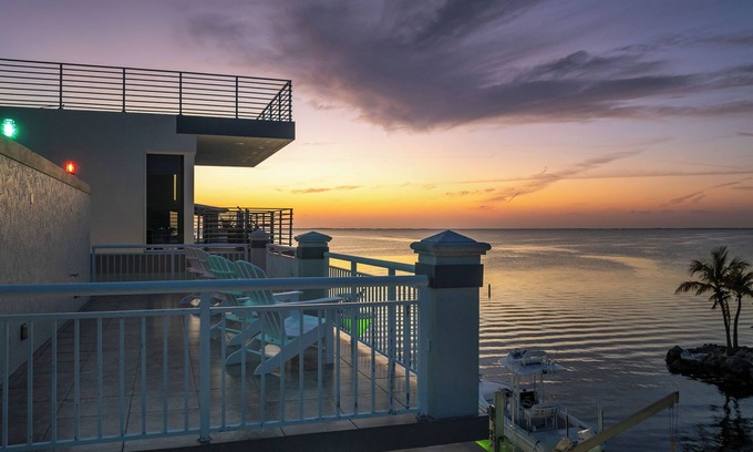 Sexton Cove Estates House | Sunset House on the Bay