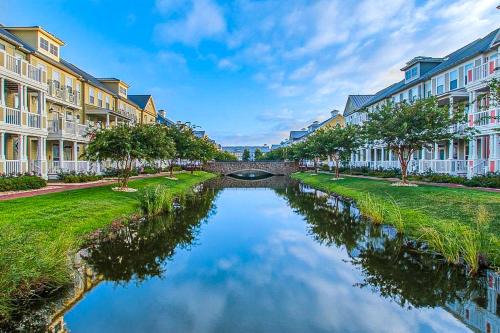 Sunset Island Apartment | Sunset Island - 37 Fountain Dr W #3B