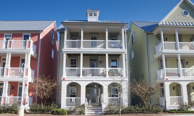 Sunset Island House | Sunset Island 6 Shore Point Dr - Brand New Everything, Elegant 6-BR Home!